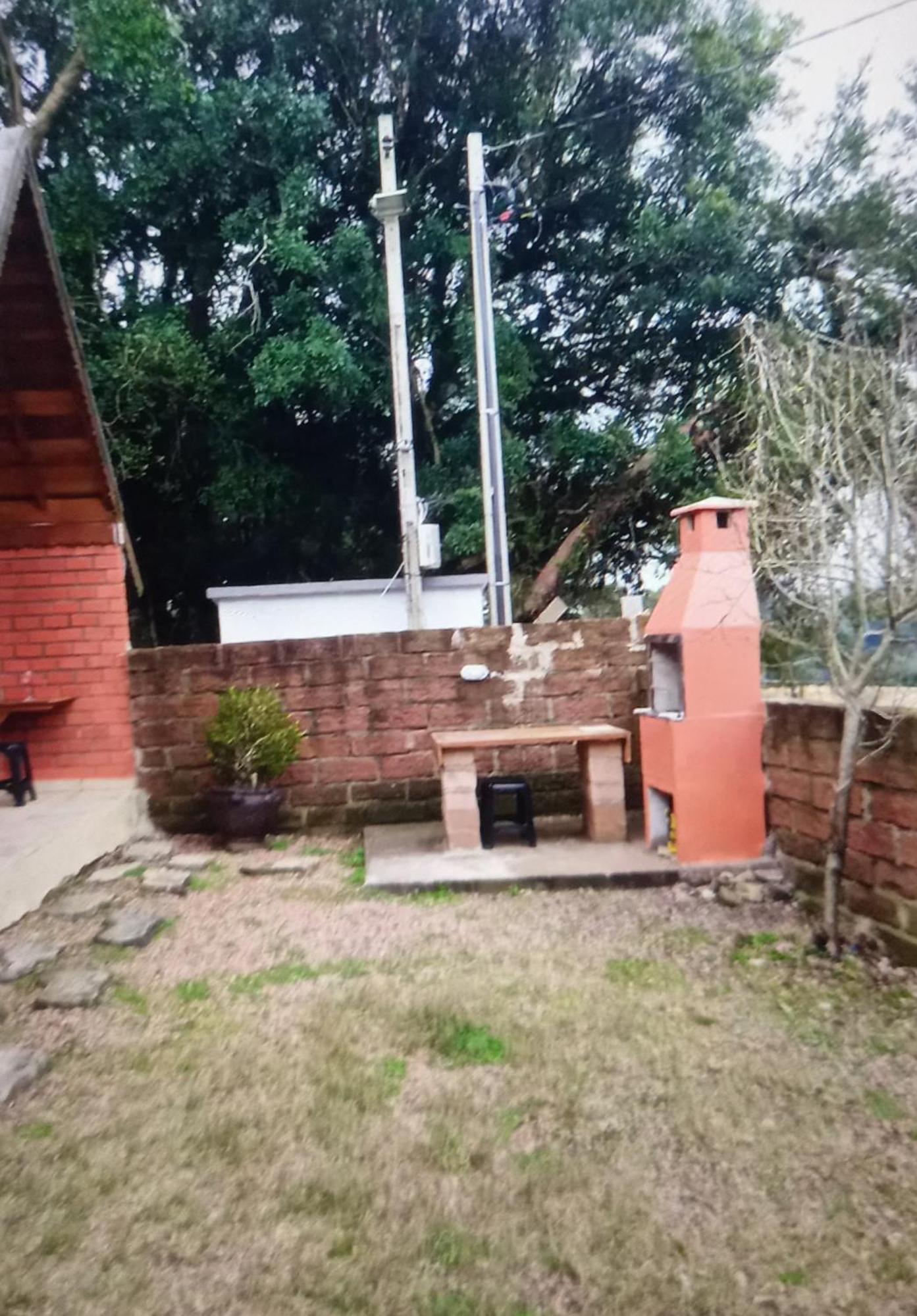 Pequena Pousada Pernottare Estacionamento Frente E Lado Publico Privado Gramado Extérieur photo