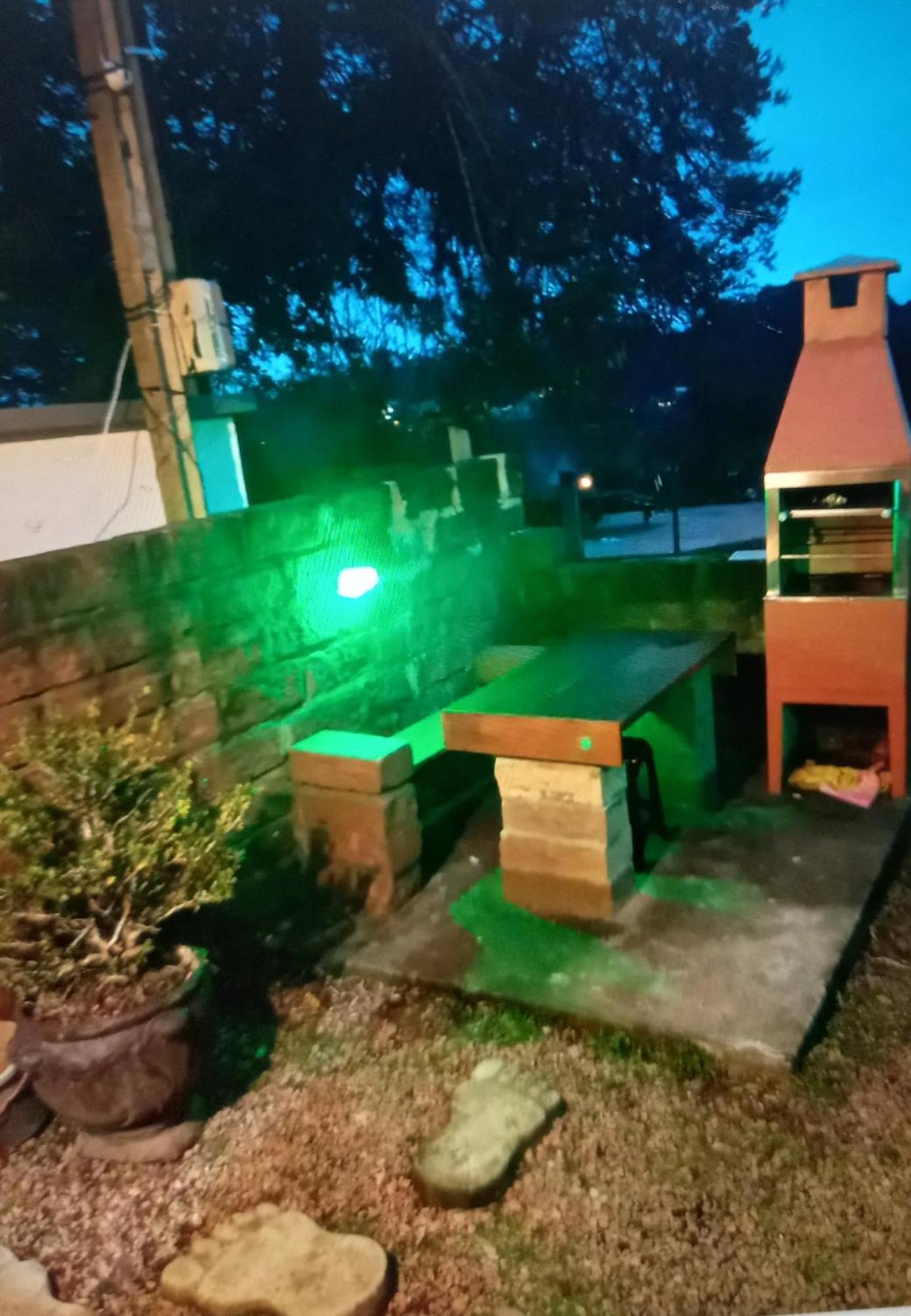 Pequena Pousada Pernottare Estacionamento Frente E Lado Publico Privado Gramado Extérieur photo