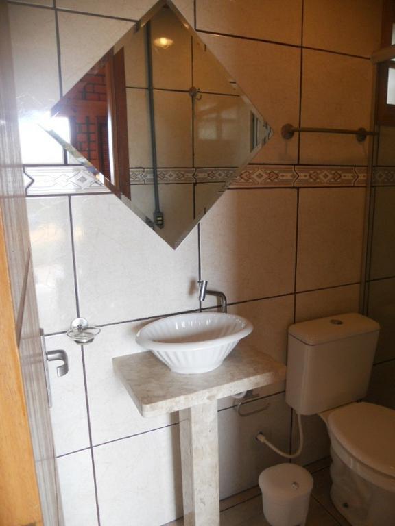 Pequena Pousada Pernottare Estacionamento Frente E Lado Publico Privado Gramado Chambre photo